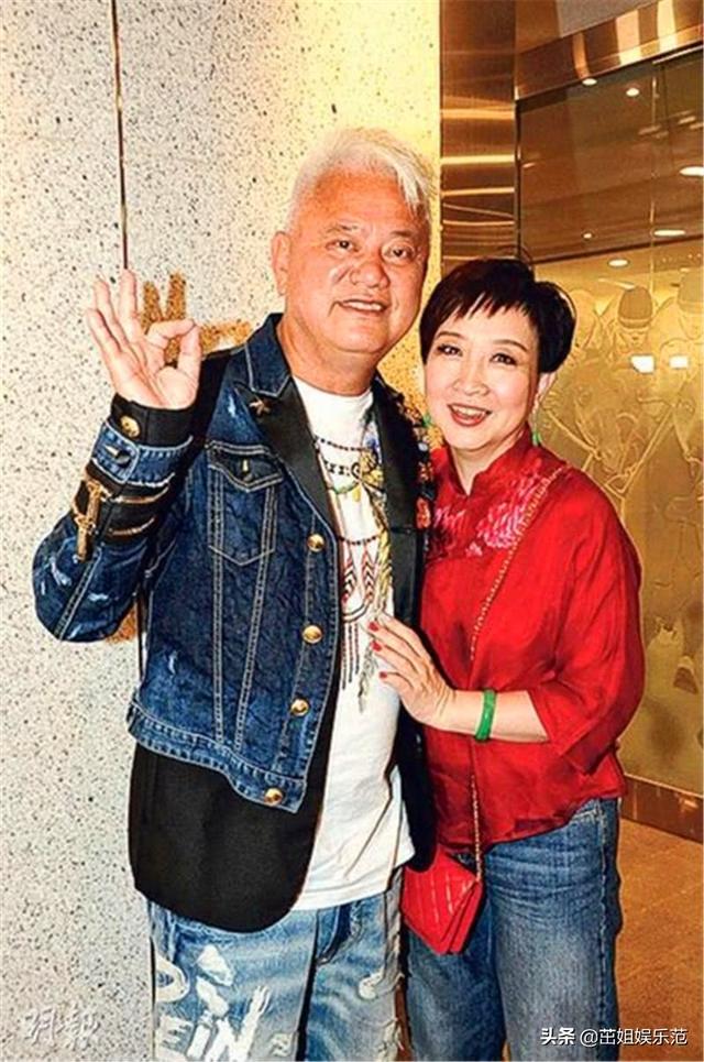 原来陈百祥的老婆是她,是我们熟悉的大明星,恩爱38年不离不弃