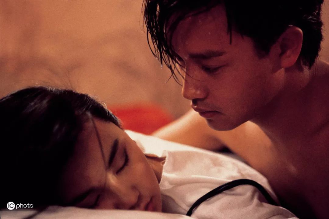 香港1984年电影《缘分》剧照,张曼玉和张国荣