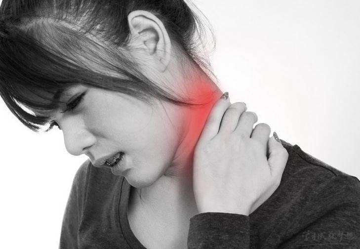 脖子两边痛的病因是什么？