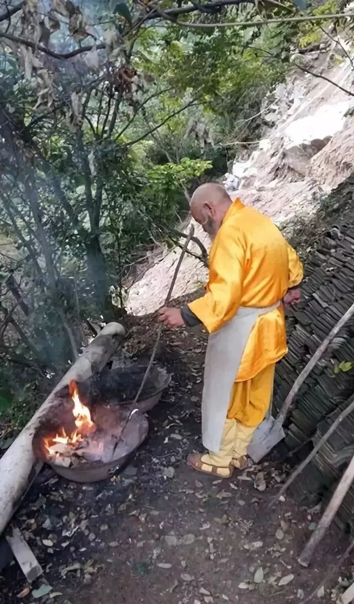 滇悟法师图片