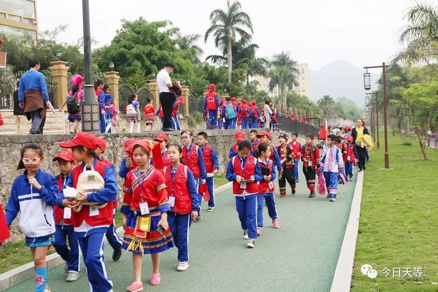 天等县城关小学图片