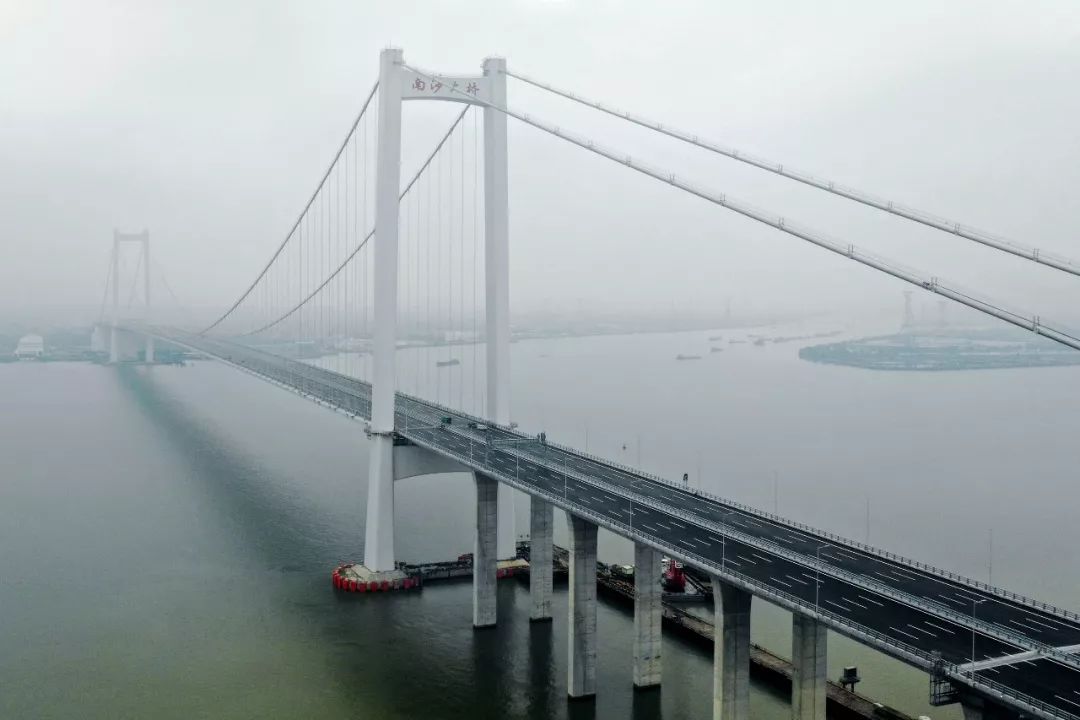 南沙大桥的建成通车不仅代表着中国桥梁建设的世界领先水平,还标肿排