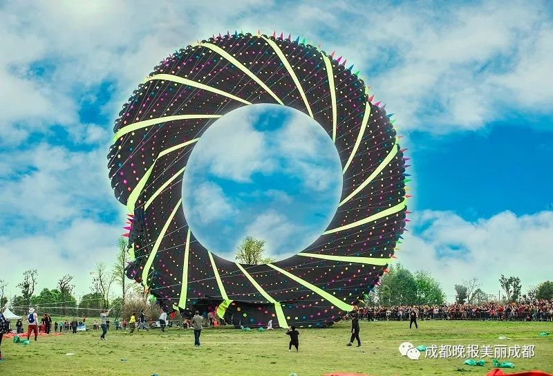 摄影:美丽成都 摄影一霞光一一拍于崇州国际风筝节