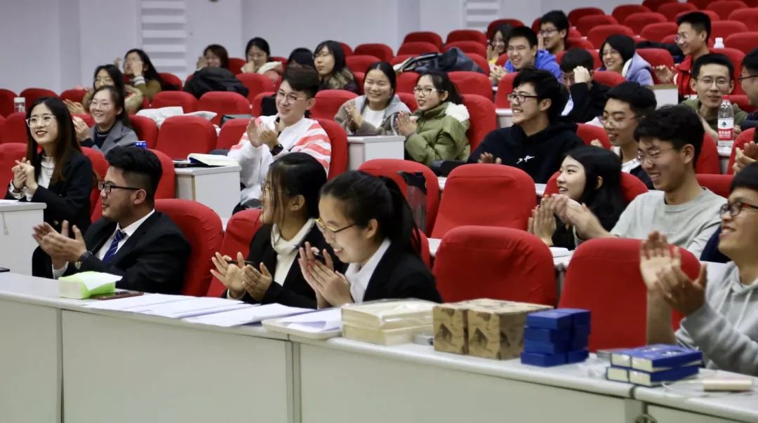 睿,学生会副主席张民昊,团委社会实践部部长赵玉冰,生活部部长宋成鑫