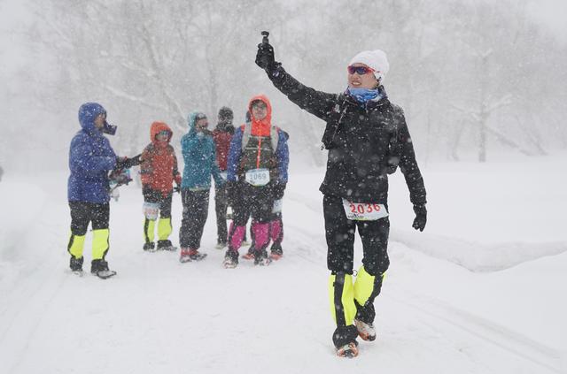 林海勇者向天跑雪原吹響集結號 長白山雪地馬拉松鳴槍開跑