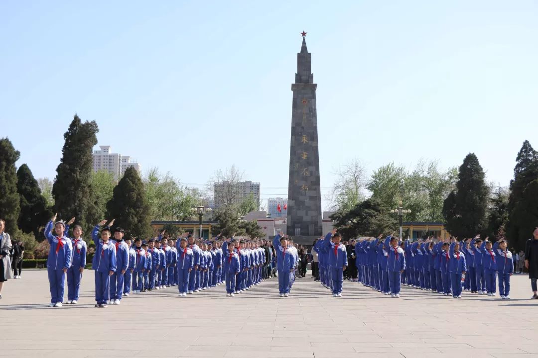 列隊參觀烈士陳列館,左權將軍紀念館!