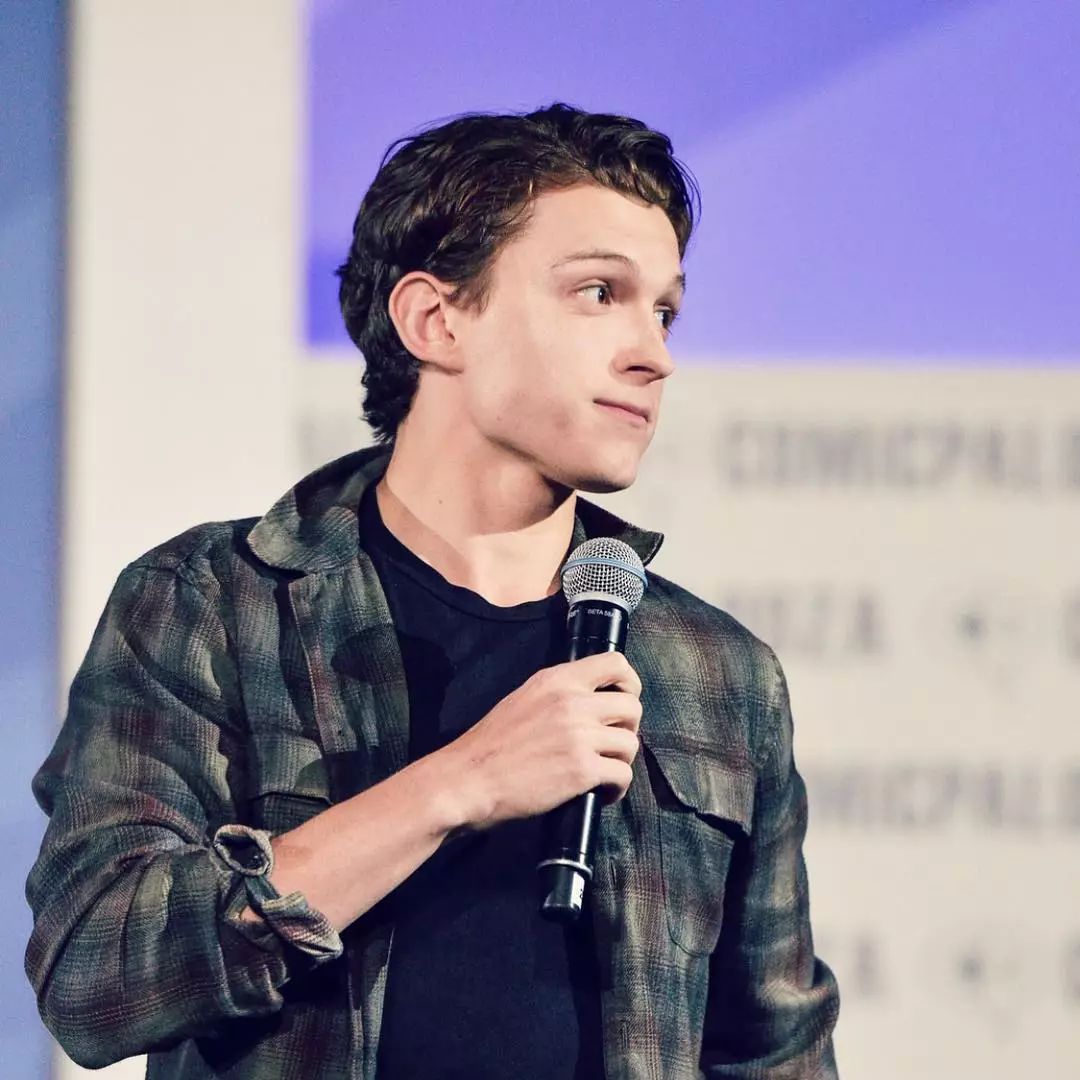 荷兰弟tomholland火烧屁股拍摄杂志我可以