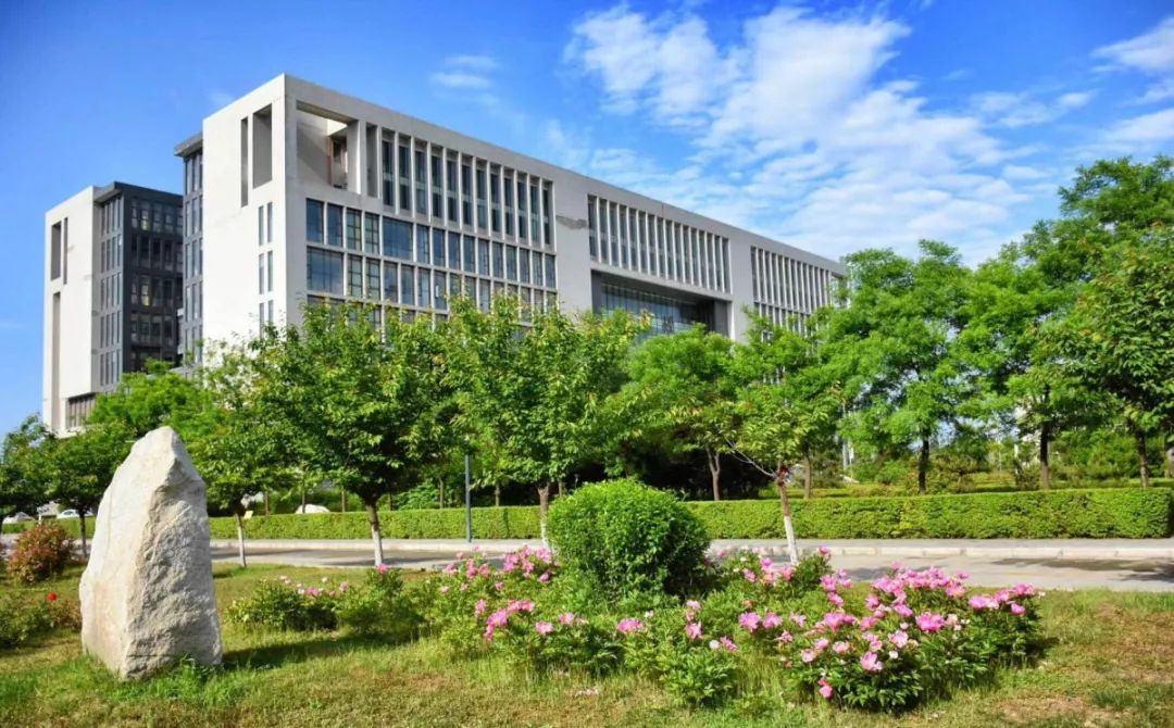 西安石油大学图书馆图片