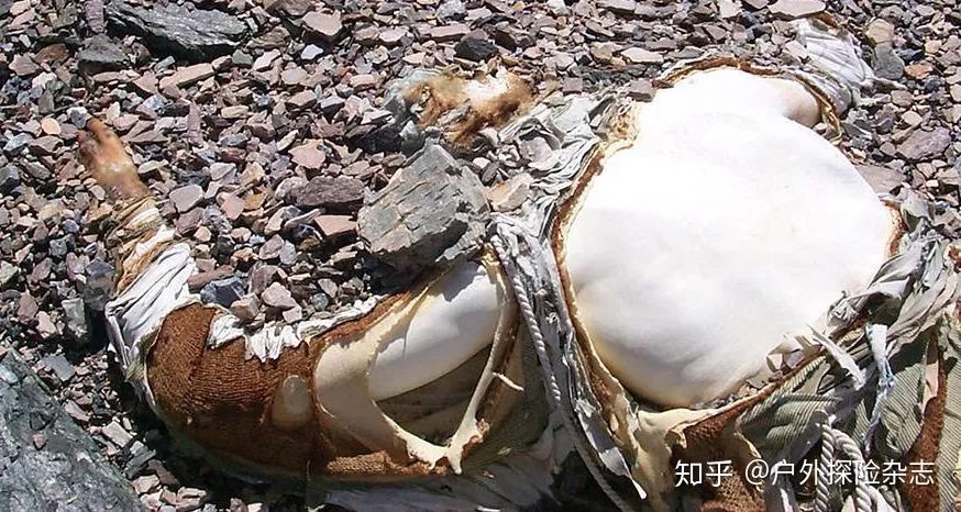 珠穆朗玛峰死尸的图片图片