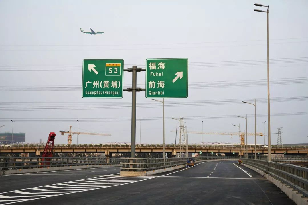 广深沿江高速公路主线为广深沿江高速保税区特大桥段国展立交意思就是