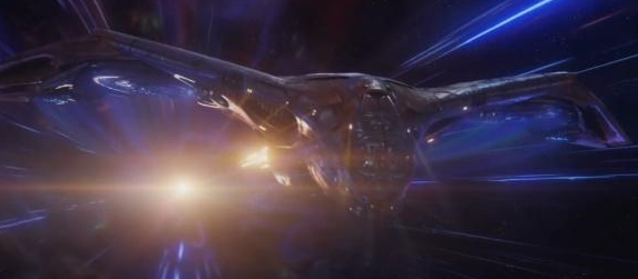 片中的剧情可以看出,钢铁侠先是和星云一起修好了银河护卫队的飞船