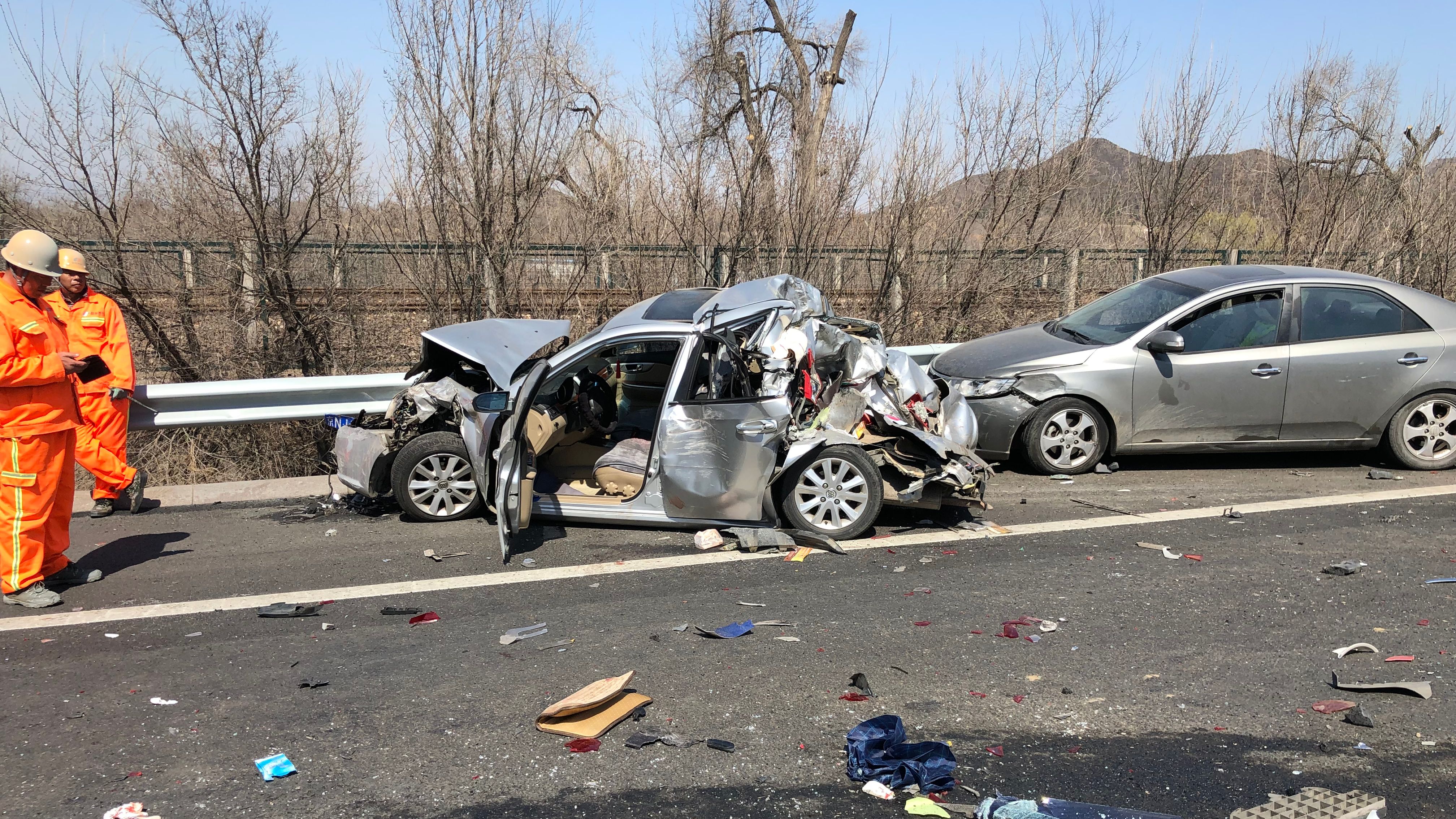 北京延庆区g6京藏高速发生交通事故