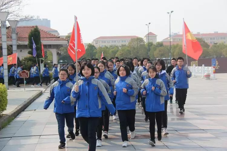 大丰高级中学校服图片