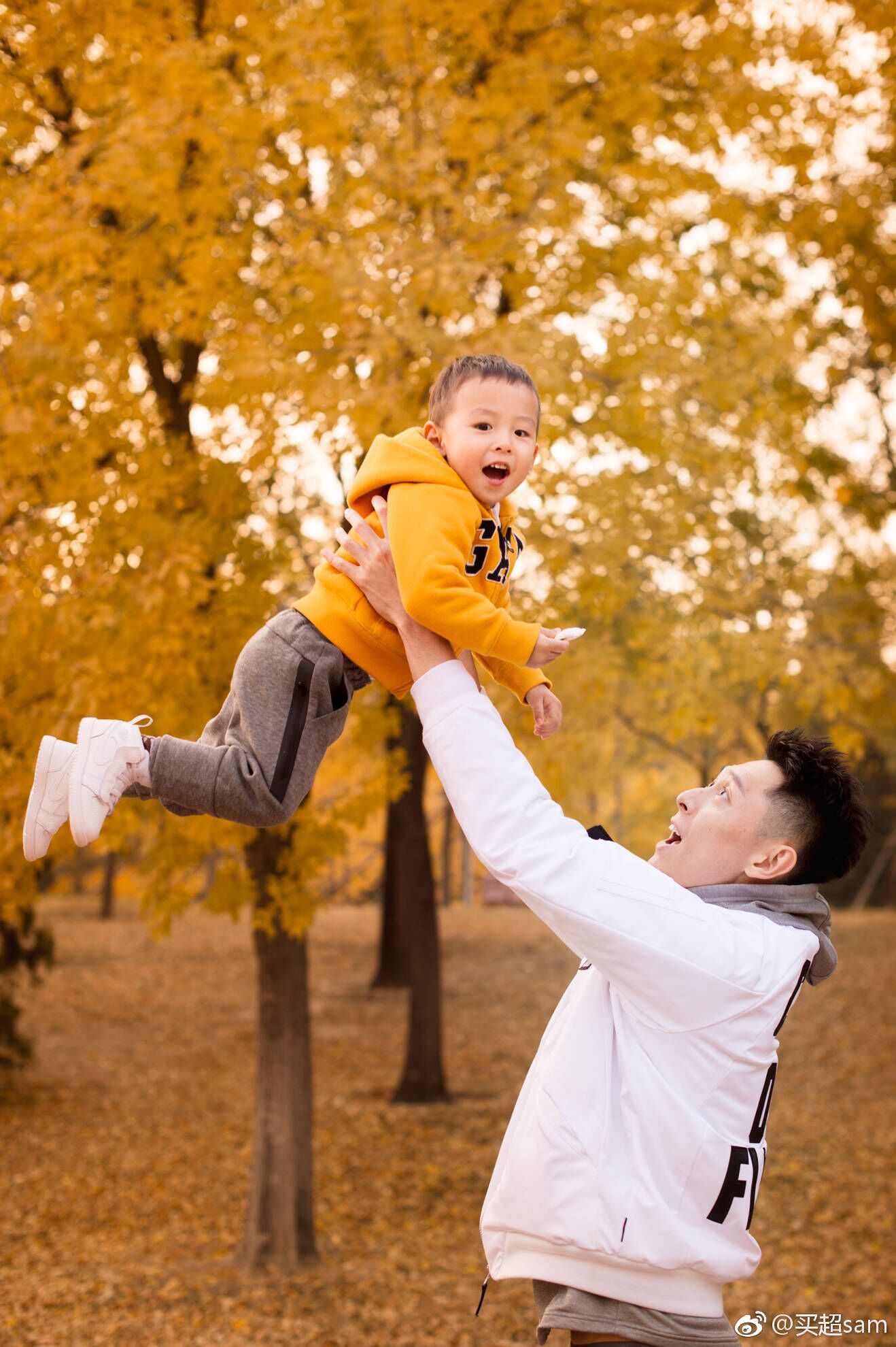 俩儿子的图片图库图片