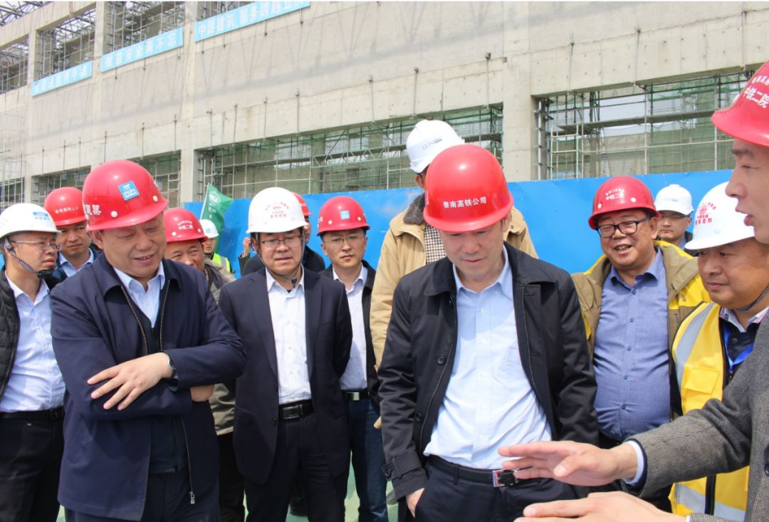 庄纪栋陪同中国铁路济南局领导在鲁南高铁项目调研