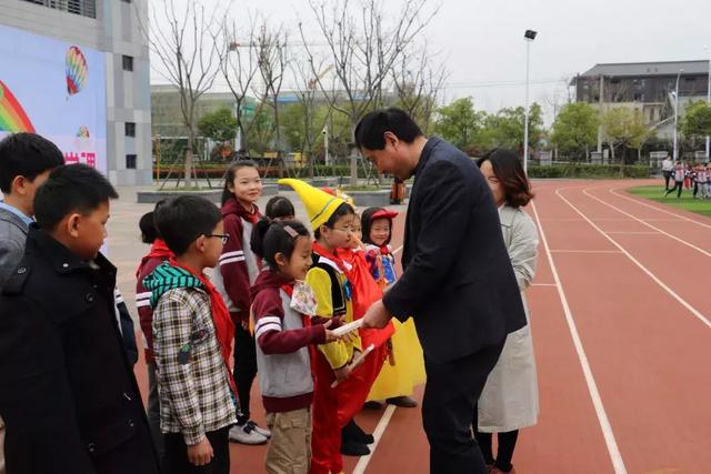 望湖小学洞庭湖路校区第三届读书节开幕了