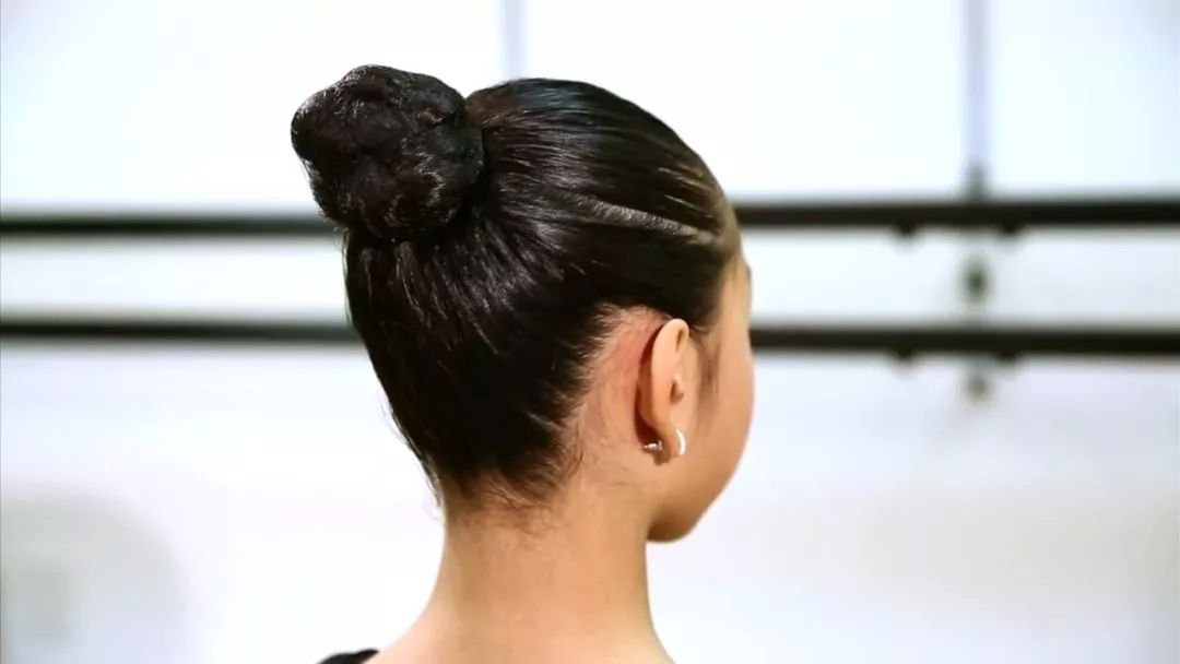 8步教你盘一个完美的芭蕾发型超级实用