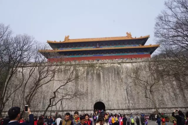 花一天的時間慢慢逛下來還是很不錯的,明城牆,中山陵,美齡宮,梅花山都