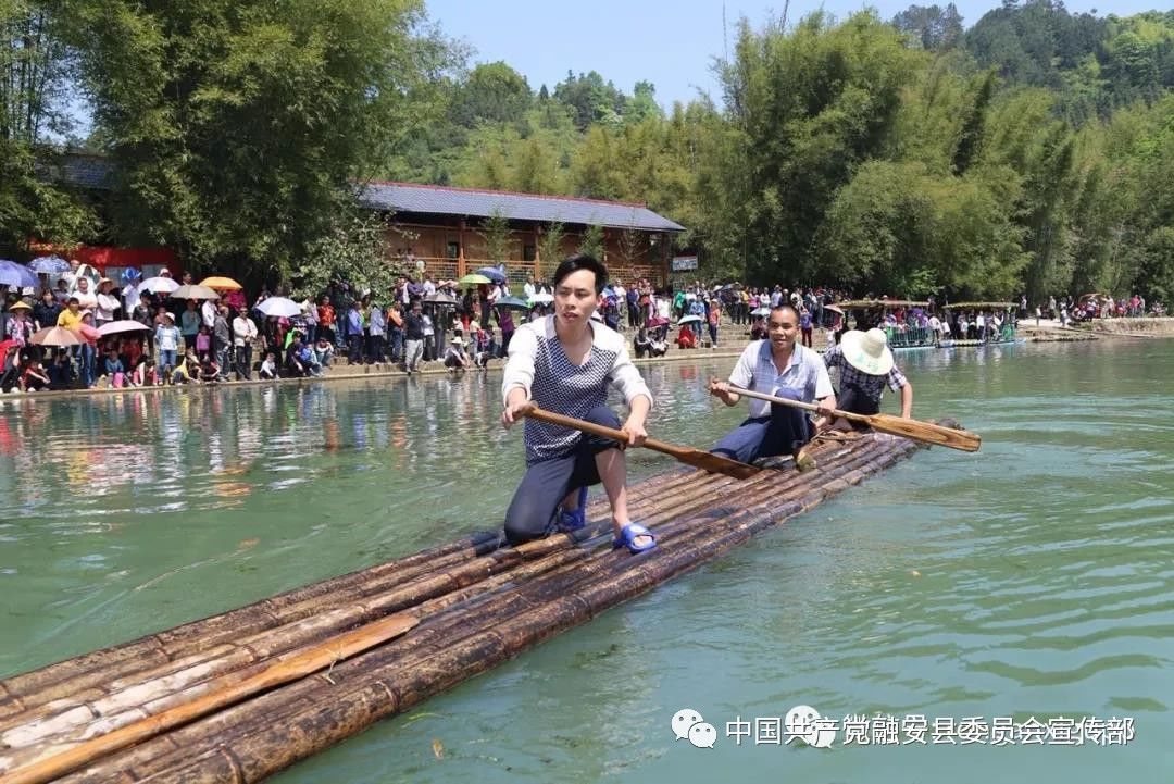 浪溪江竹排大賽,山歌擂臺賽,彩飯祭祀活動,拔河賽,爬竹竿,搶繡球,拋