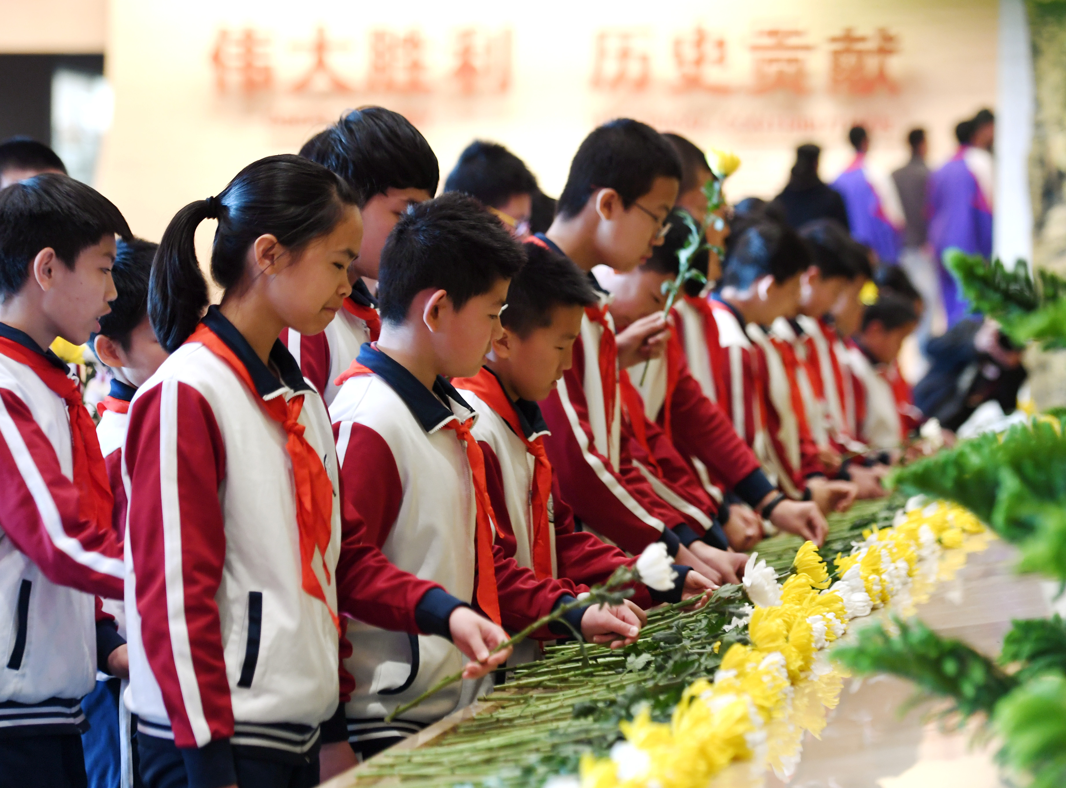 网上献花祭英烈系统(祭奠英烈网上献花活动)