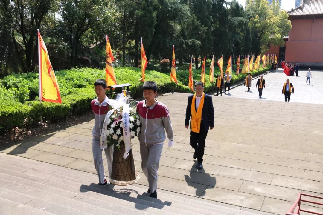 己亥年清明恭祭錢王活動千人齊聚錢王陵園共傳承錢王文化