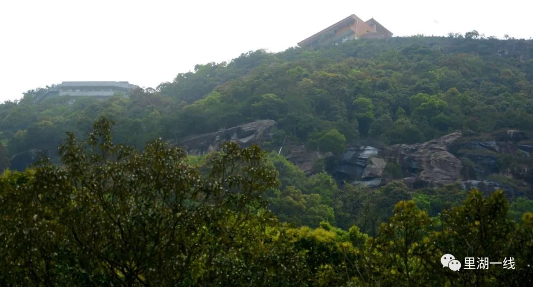 獨山位於揭西縣良田鄉古石村,海拔789米,山峰挺拔險峻,層巒疊障,林木