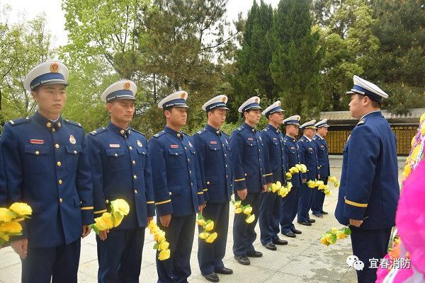 丰城大队4月3日,丰城救援大队组织指战员前往丰城邓子龙墓并向烈士敬