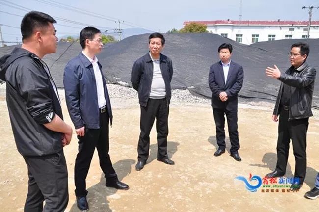 4月5日,县委书记王华就中央和省环保督察信访件整改及森林防火工作