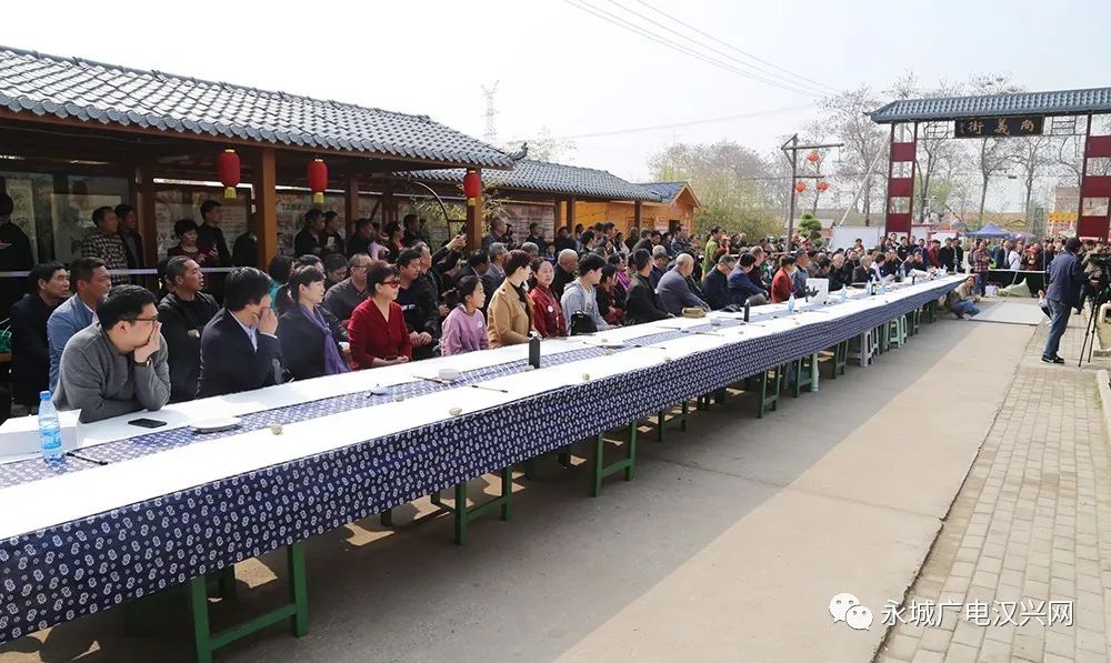 4月7日上午,在永城市演集鎮時莊村,來自全市及周