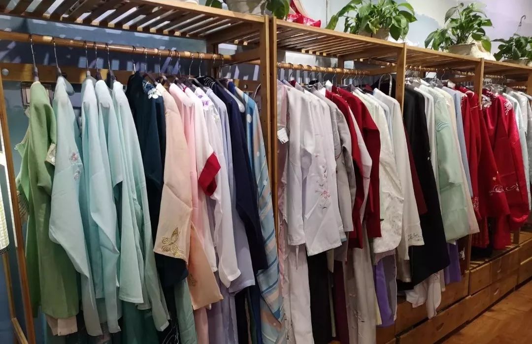 成都汉服实体店图片