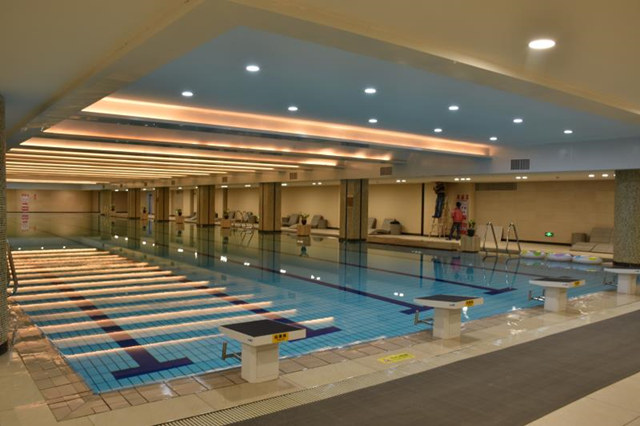 打造一个体育中心游泳馆,除了关注水质,还需注意什么?