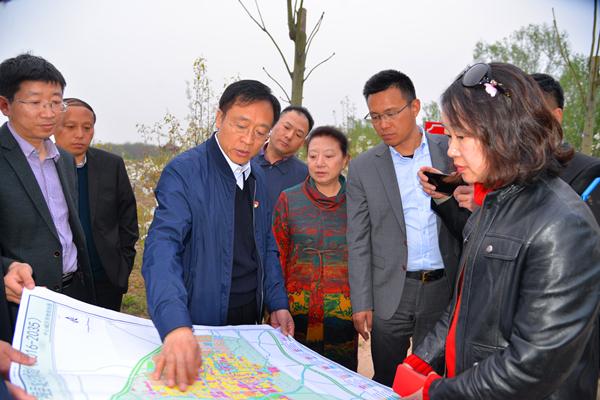 宁陵副县长赵向群背景图片