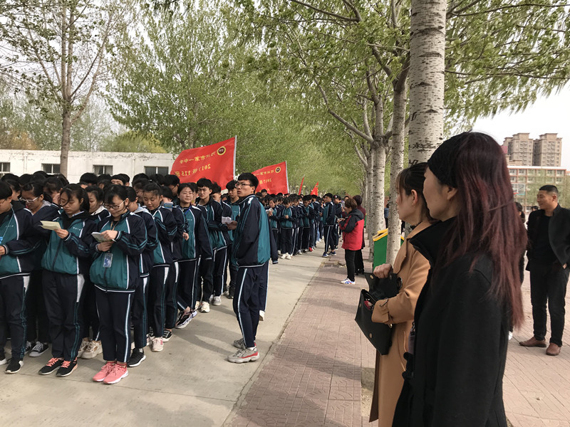 河间一中校服图片