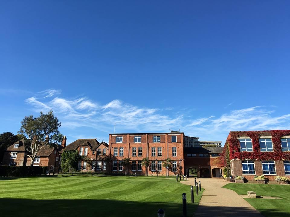 学术杰出的多元文化中学,英国阿什福德学校!