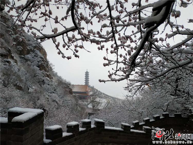 張家口市下花園區雞鳴山雪景.