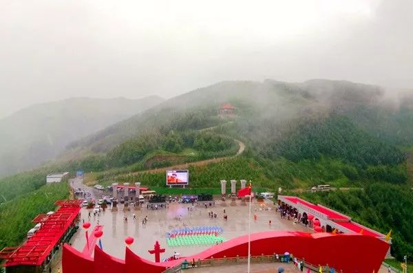 今年的第一場雨過後,固原山川將現真容._六盤山