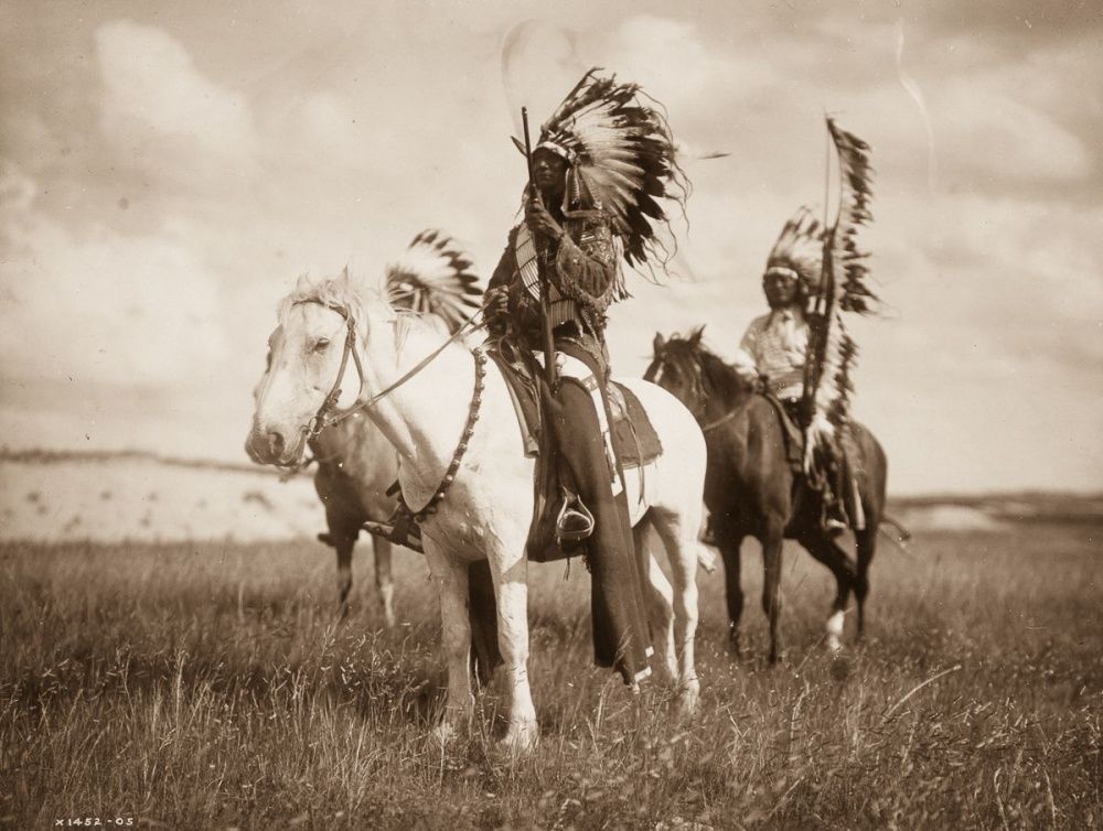 印第安人和马图片