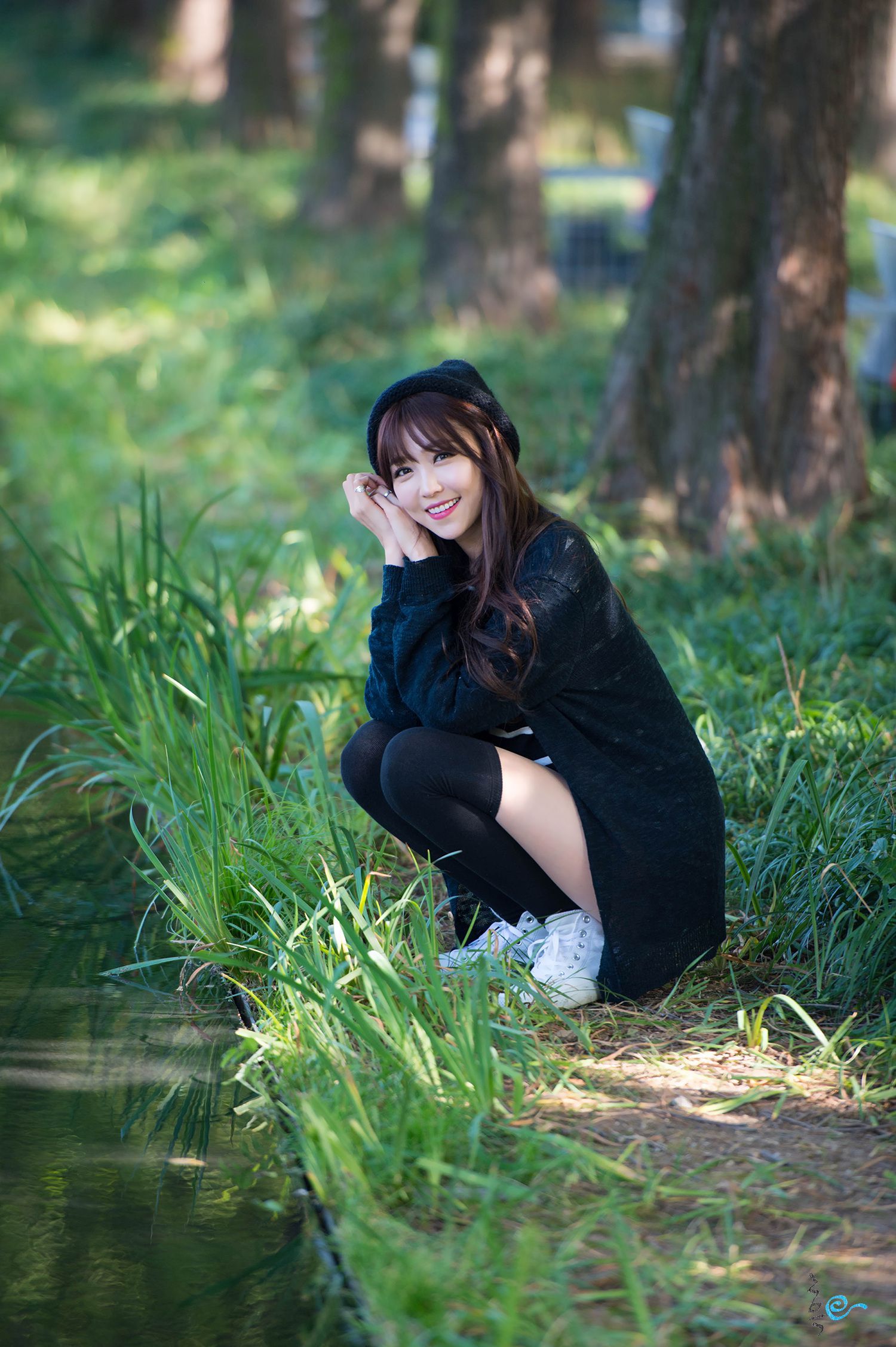 【观美女】黑风衣黑袜裤运动鞋休闲小美女李恩慧