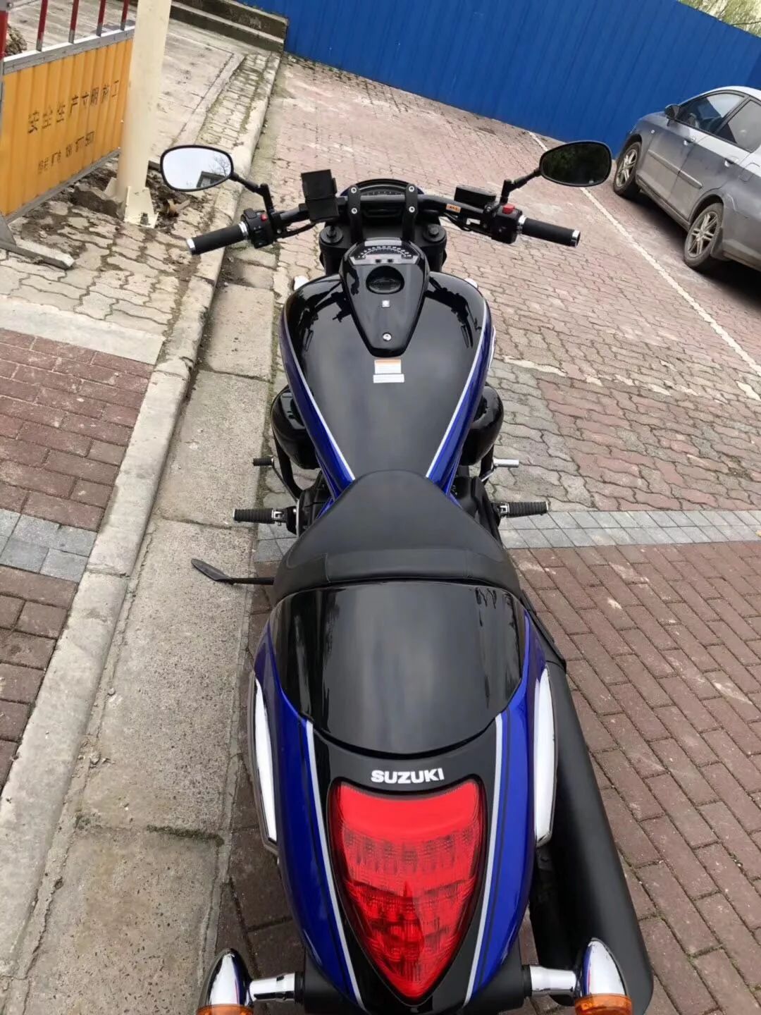 铃木800cc摩托车图片
