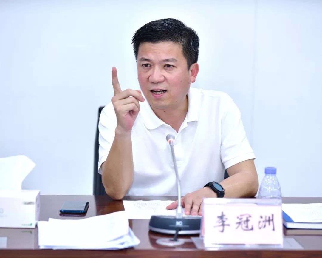 黄江镇委副书记 李冠洲