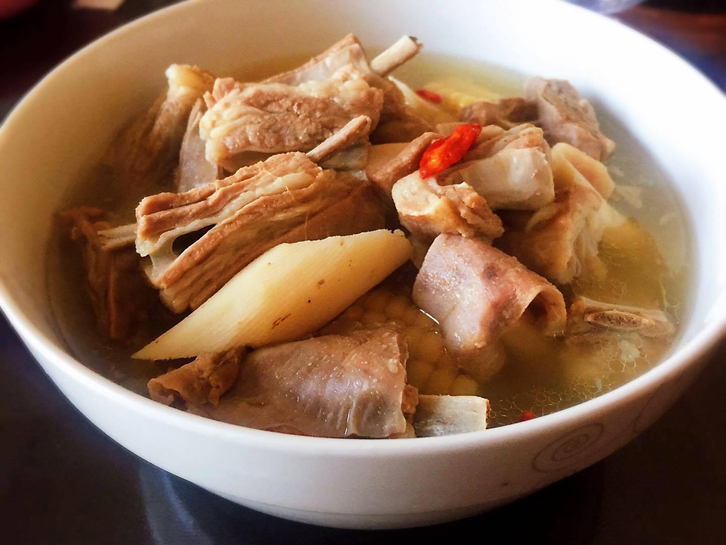 在这个最需要进补的时候,教你一道滋补的养生山药羊排汤!