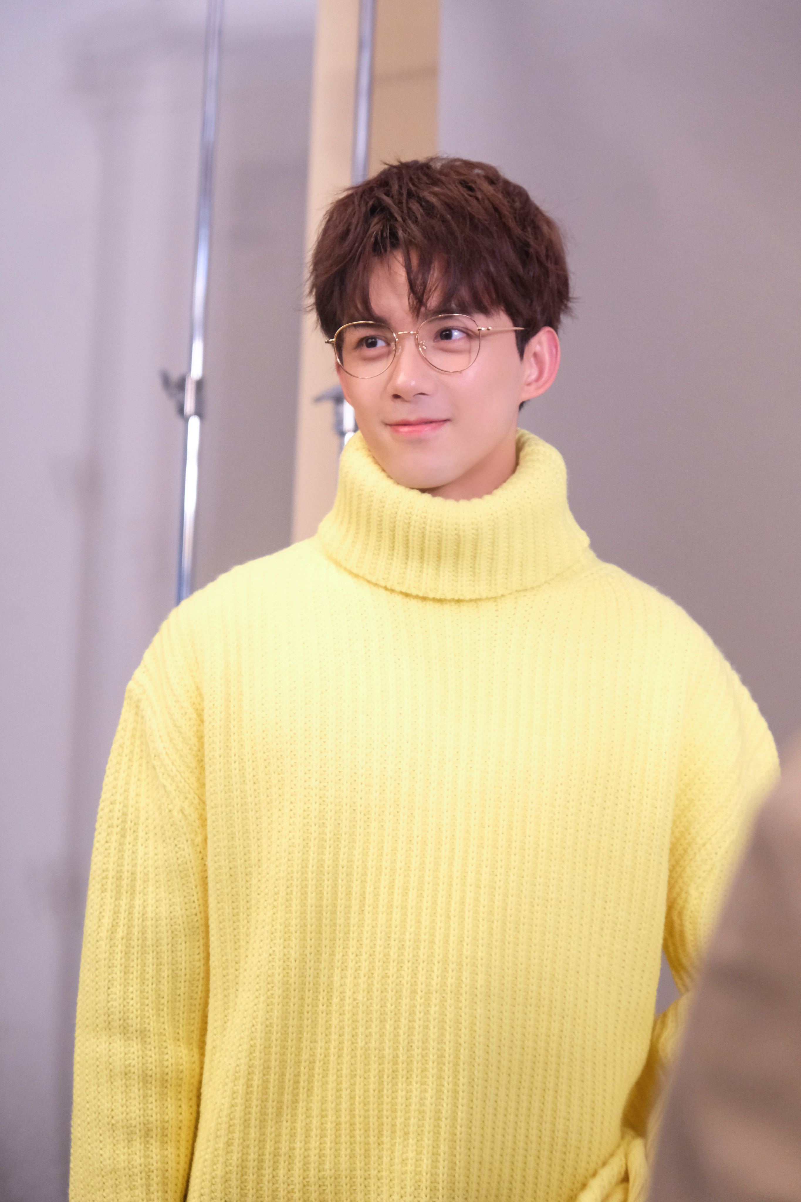 吴磊最新眼镜代言官宣突破界限诠释少年本色