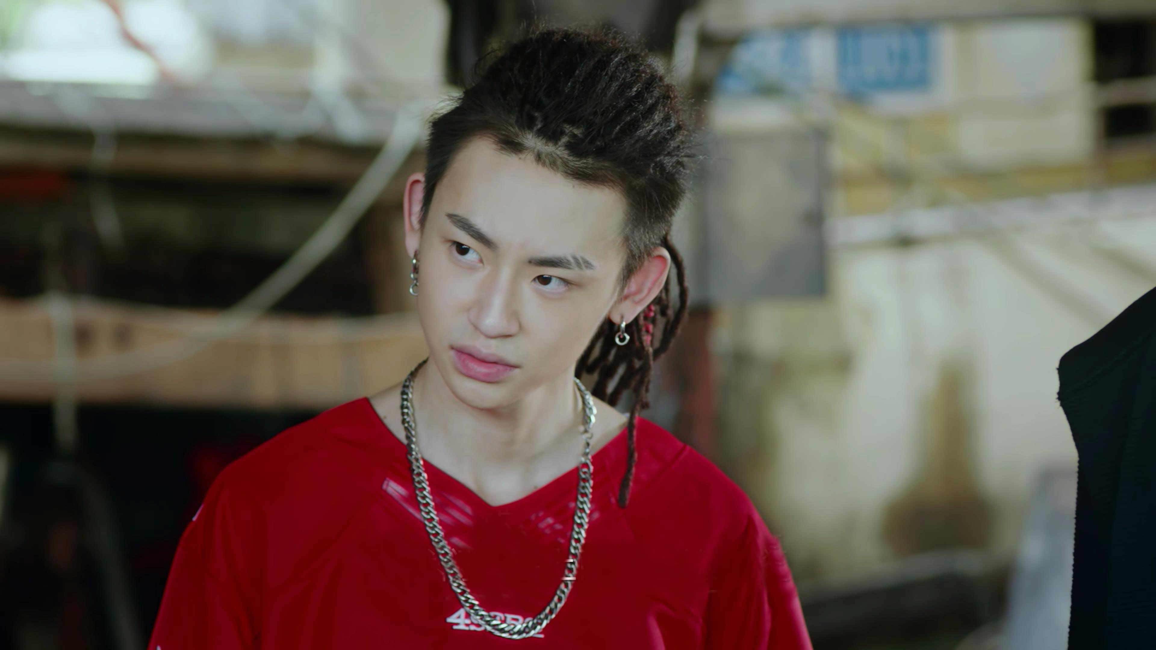 小鬼首演网剧扮演正义混混,剧中还有《偶像练习生》中的他们!_朱星杰