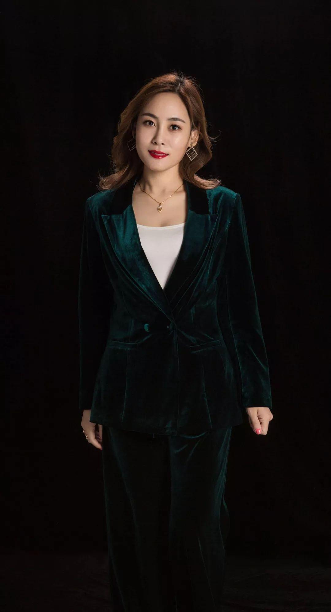 人物行业销售女神史丽娟帮助美业万千同行实现业绩倍增