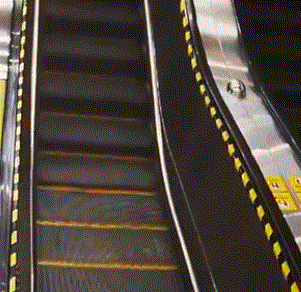 自动扶梯左行右立不安全这些年大家都做错了