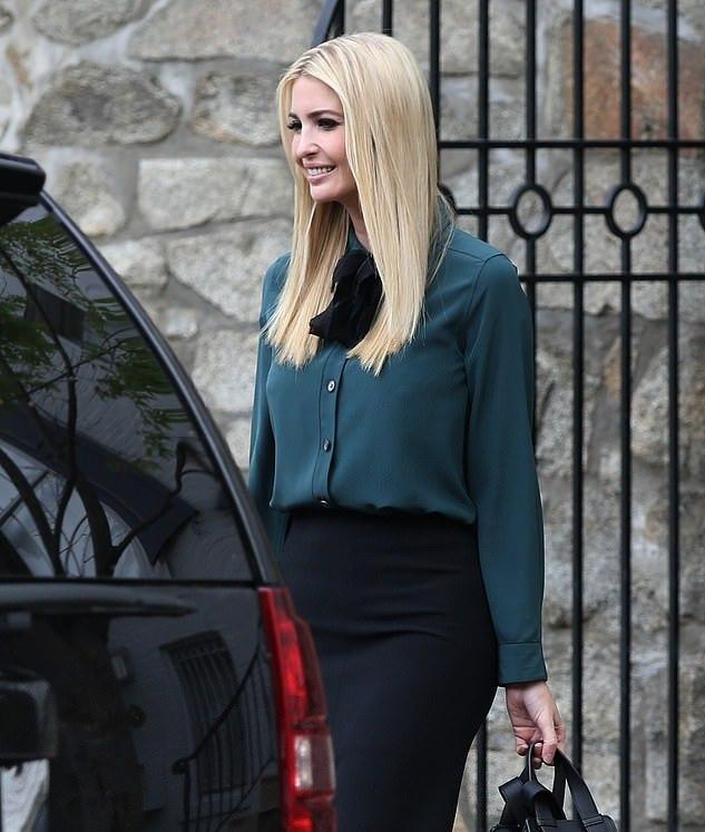 原创伊万卡也有小肚腩紧身黑色铅笔裙勒出的彻底输给继母梅拉尼娅