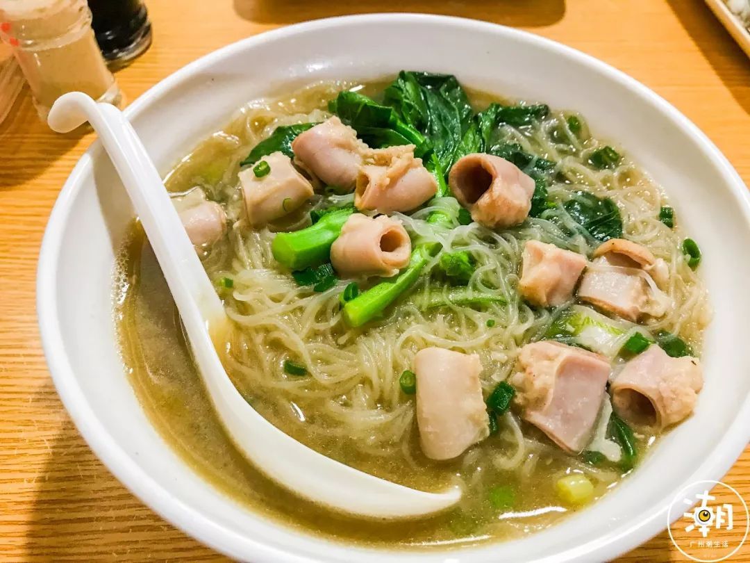 先点名表扬下它的分量要数粉肠汤粉了!