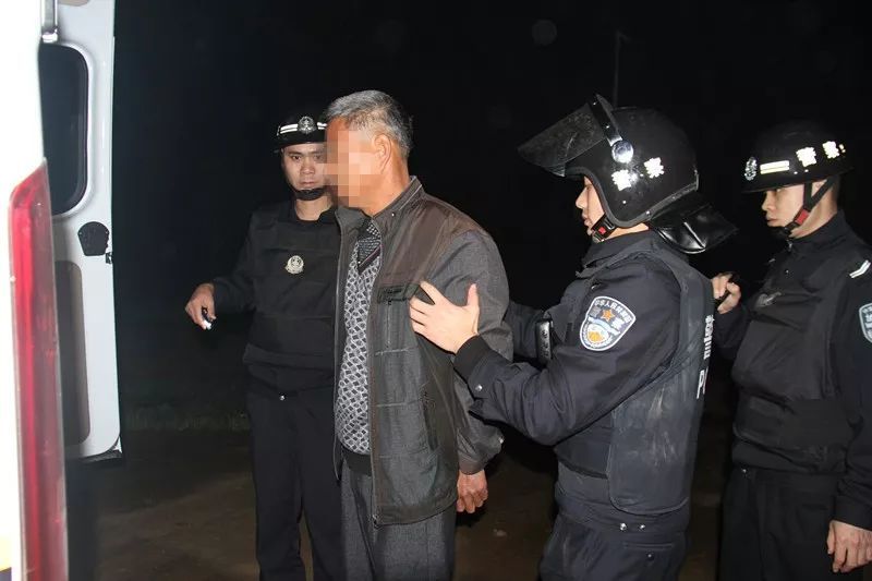 扫黑除恶涉案金额120余万武宣警方打掉一涉恶团伙抓获25人