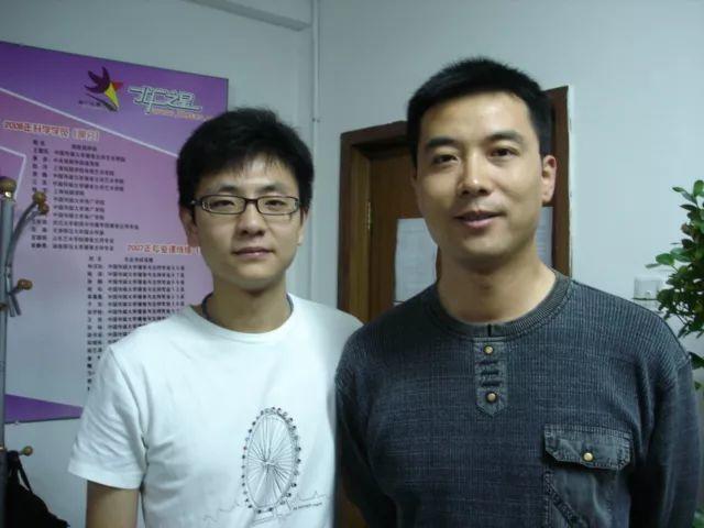 央视郭志坚18岁儿子曝光12岁出书十分优秀48岁郭志坚保养超好