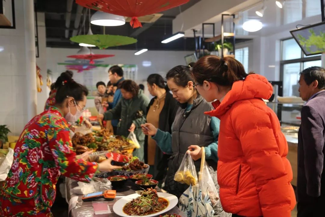 暖心职工餐厅春季美食节舌尖上的东北风味